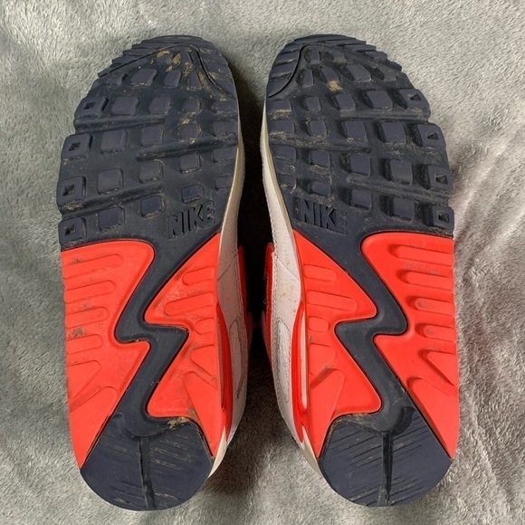 NIKE Air Max 90 Shoes - Picture 6 of 10